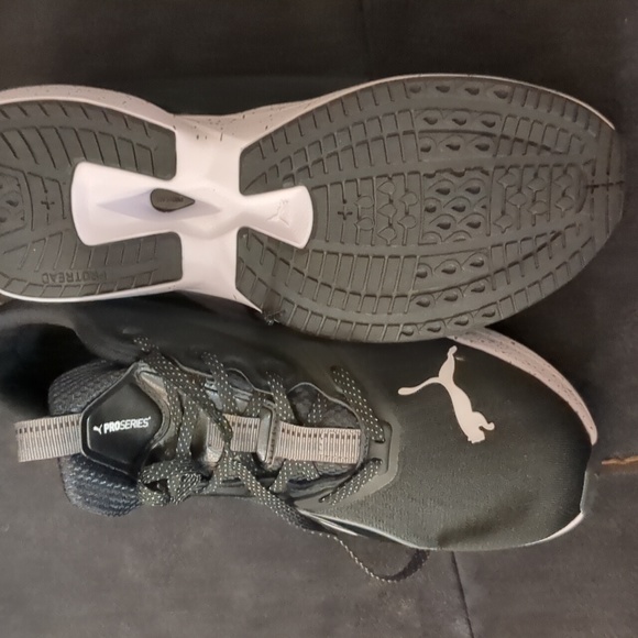 Puma shoes - Picture 2 of 2